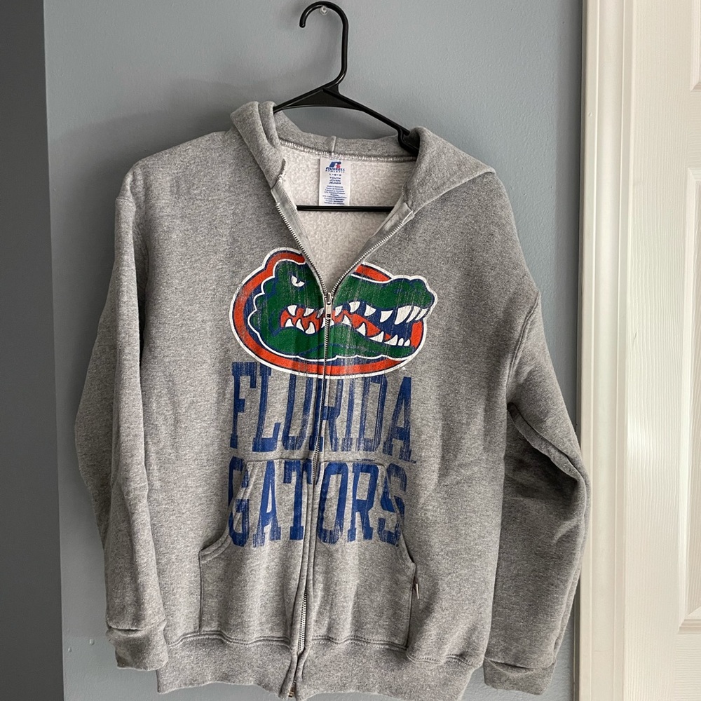 ZIP UP